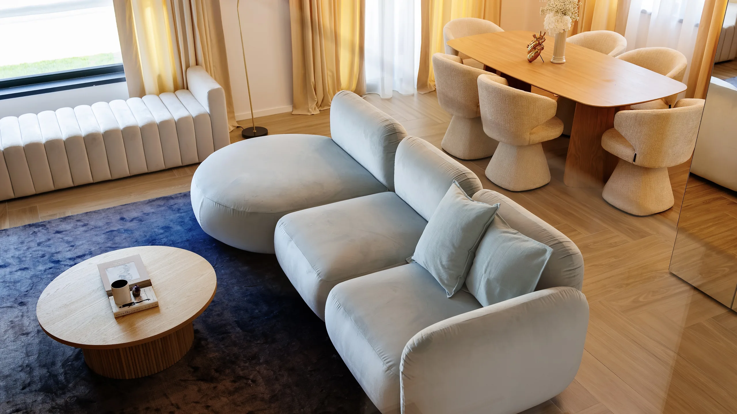 Iconic Blush House interior, view 8