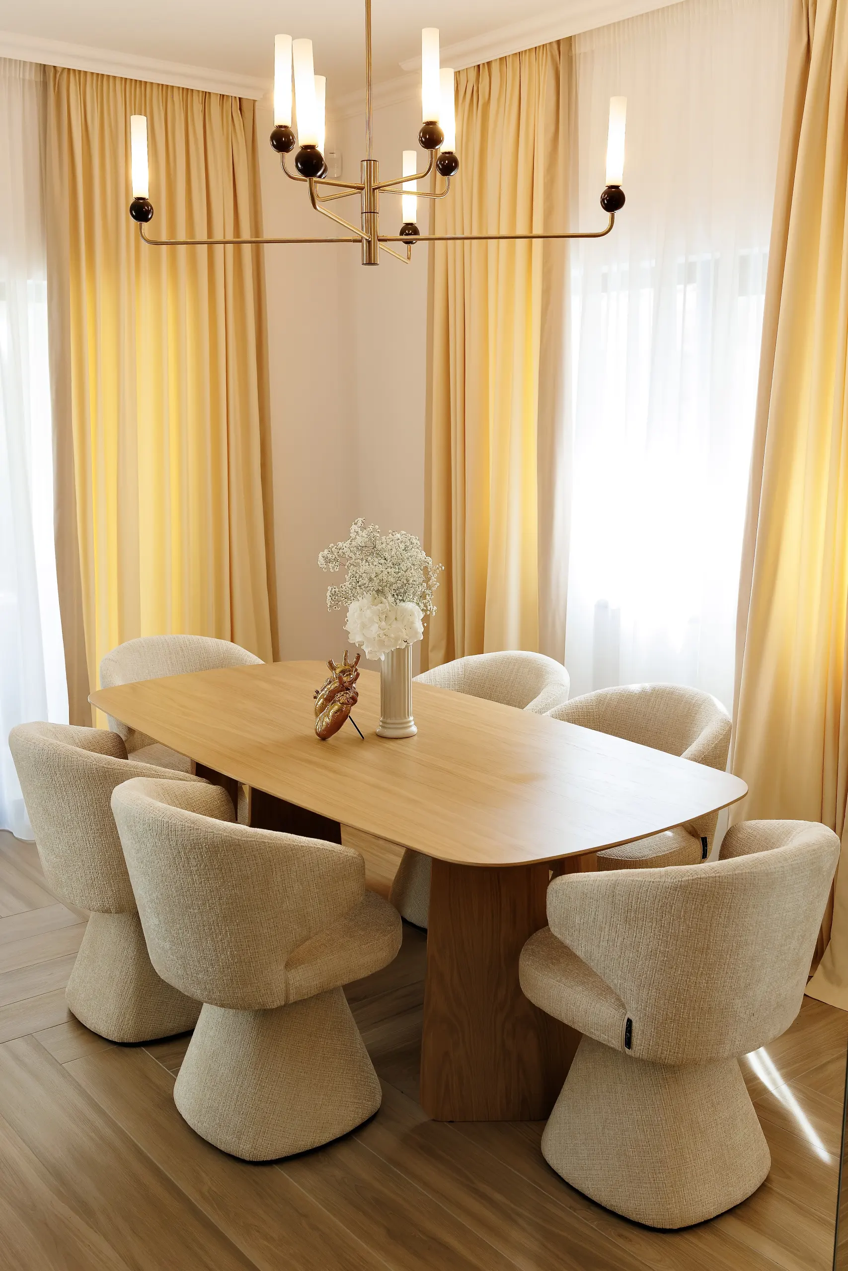 Iconic Blush House interior, view 9