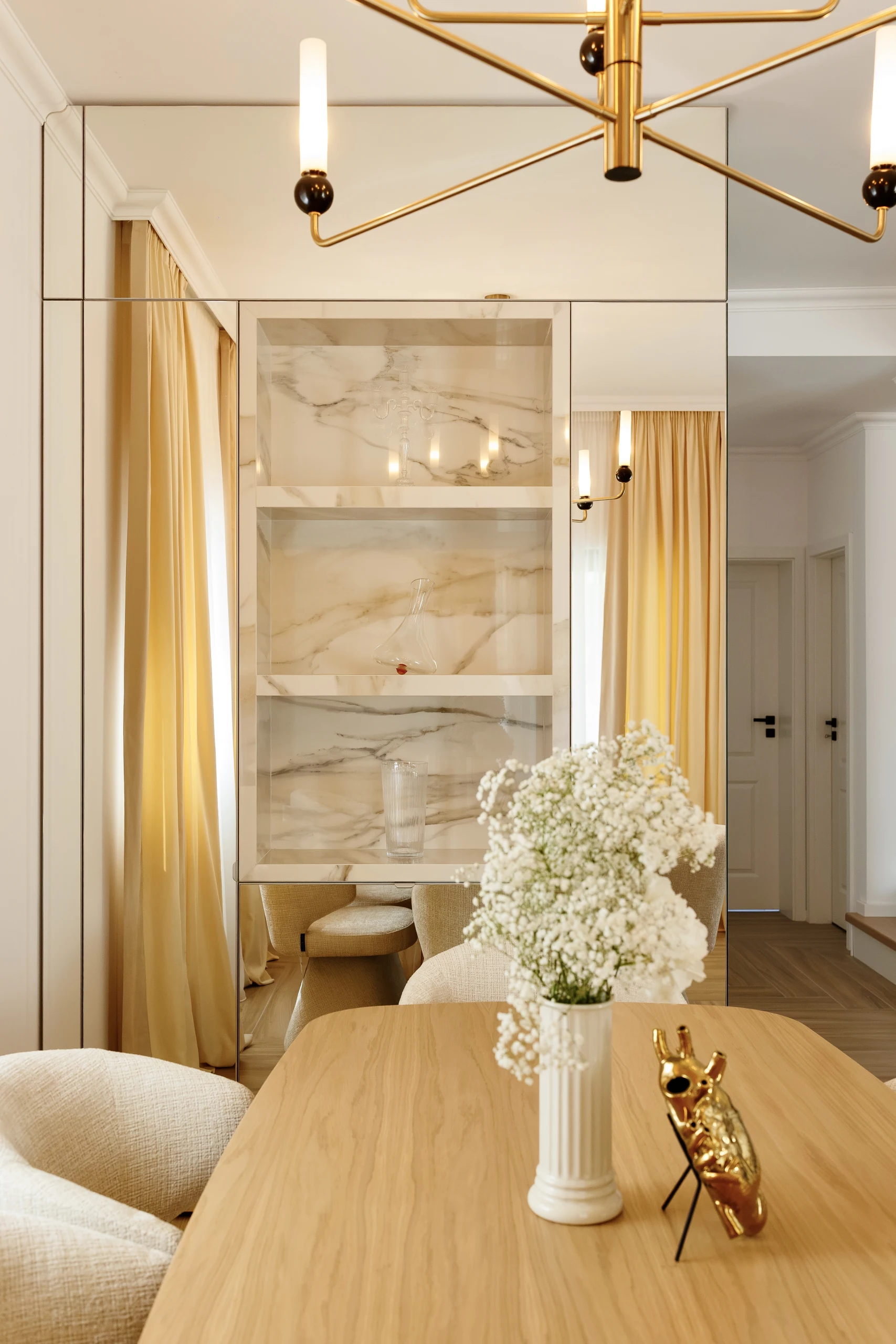 Iconic Blush House interior, view 10