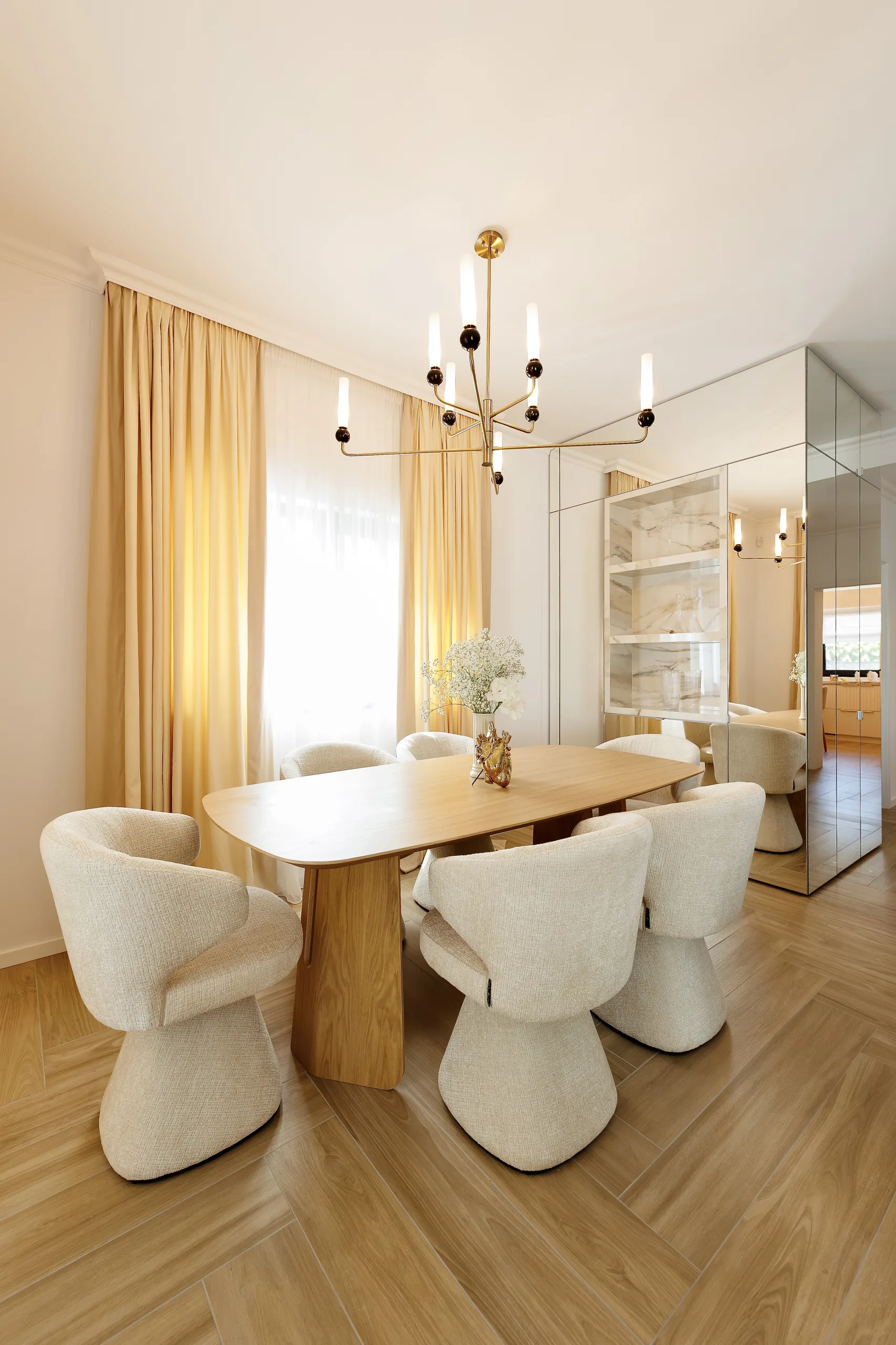 Iconic Blush House interior, view 11