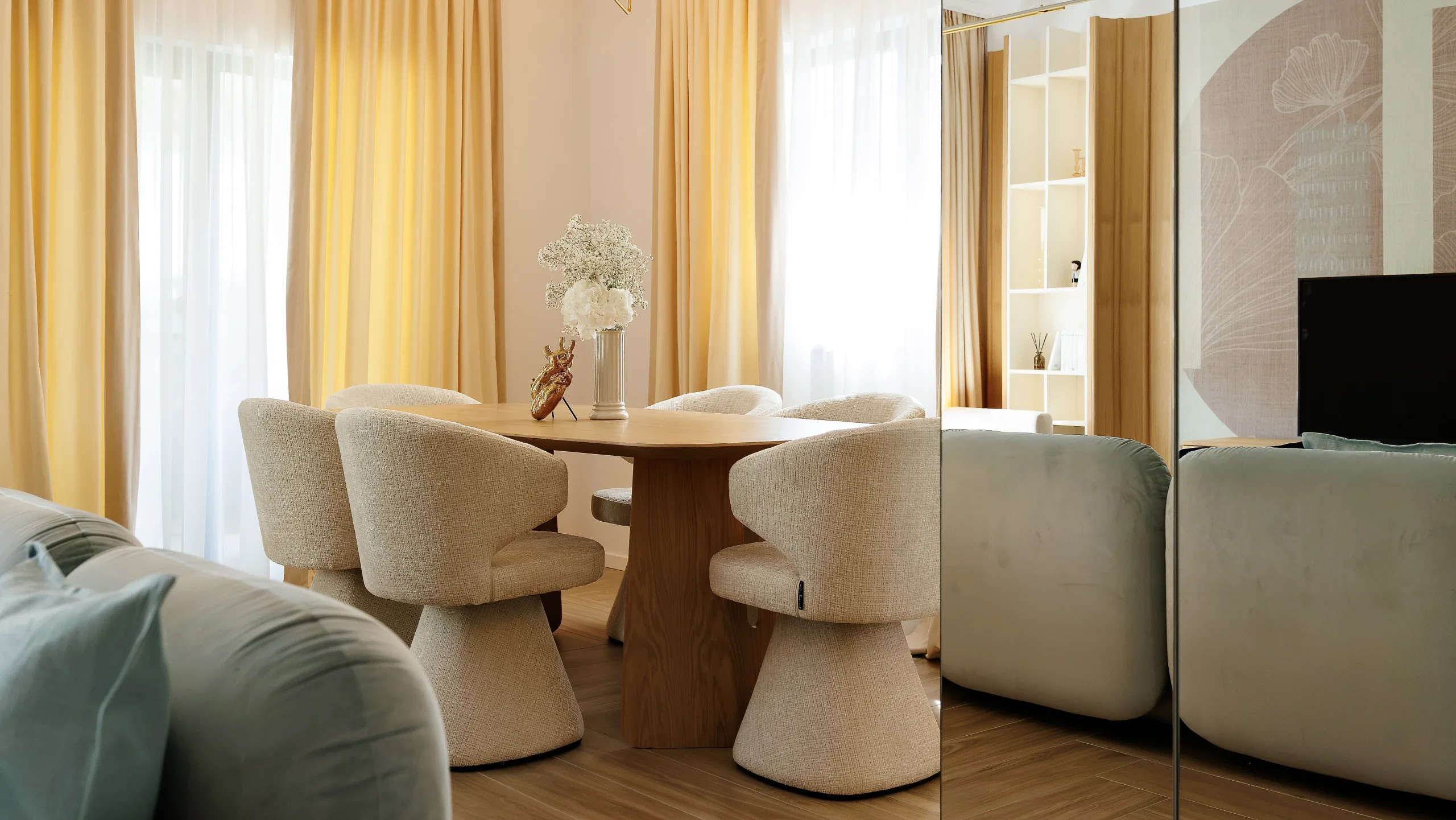 Iconic Blush House interior, view 12