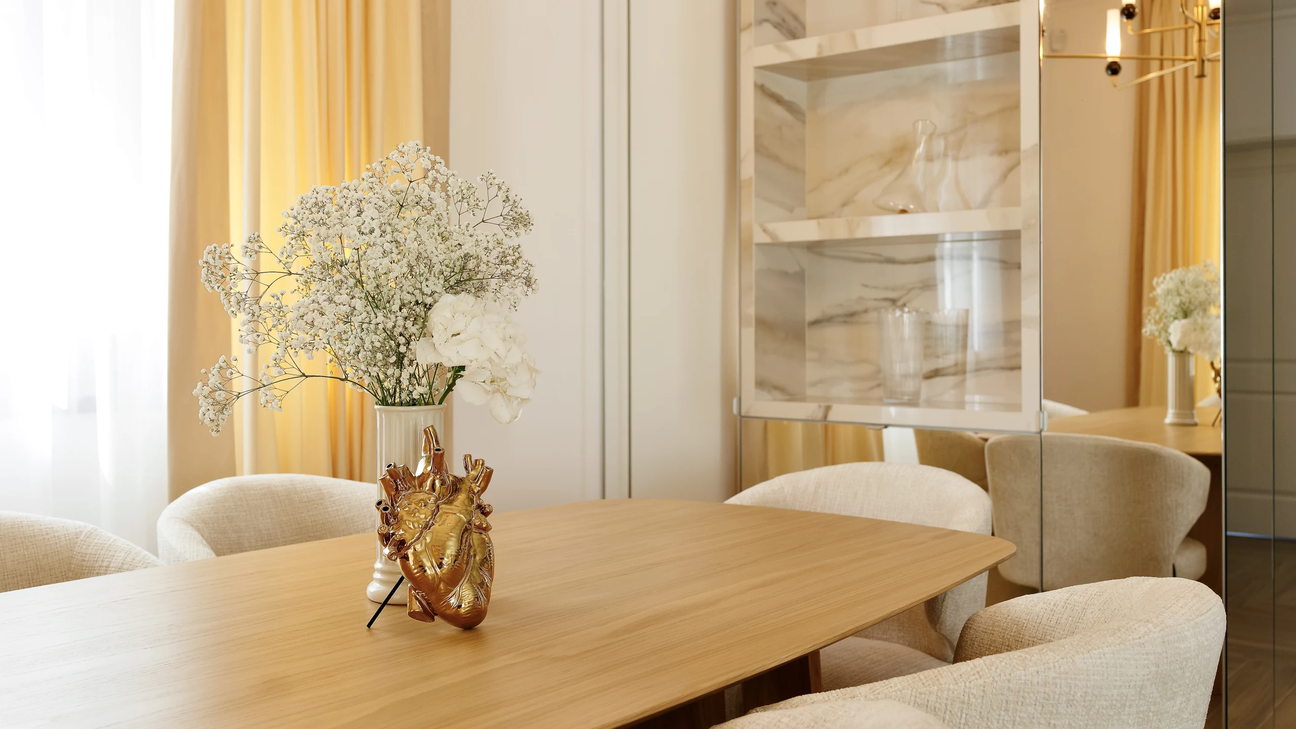 Iconic Blush House interior, view 13
