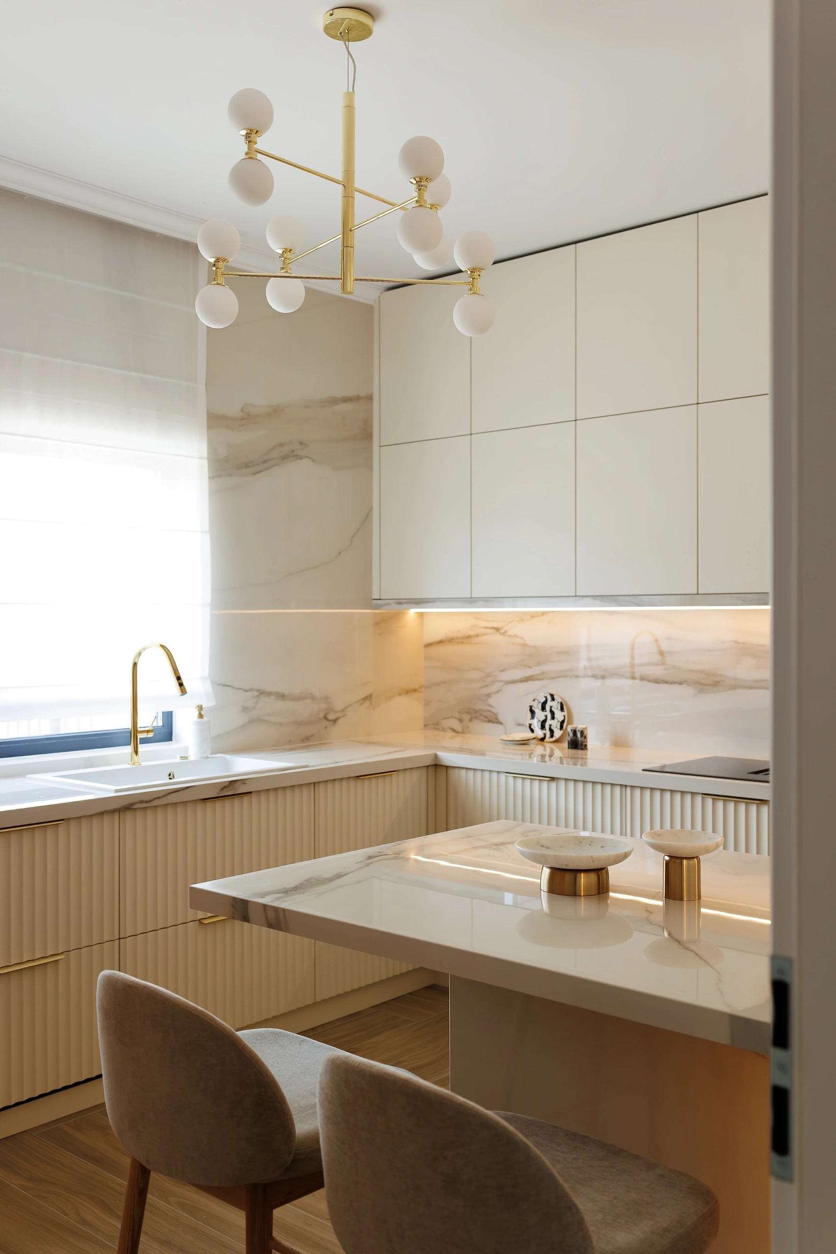 Iconic Blush House interior, view 17