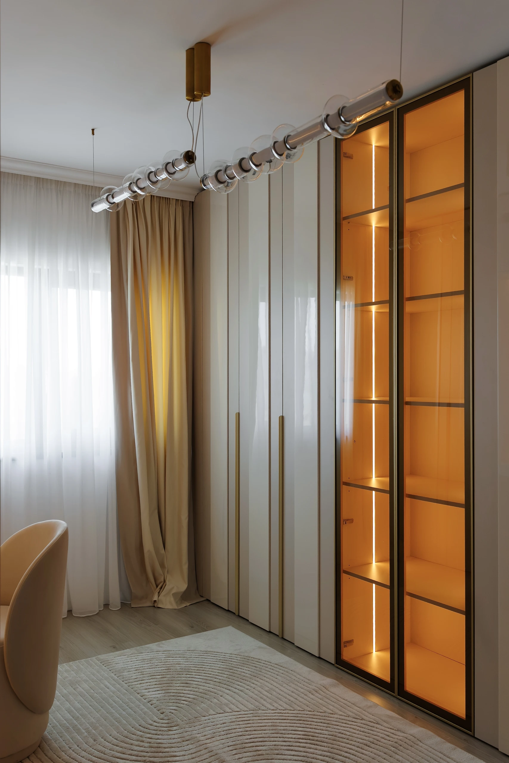 Iconic Blush House interior, view 25