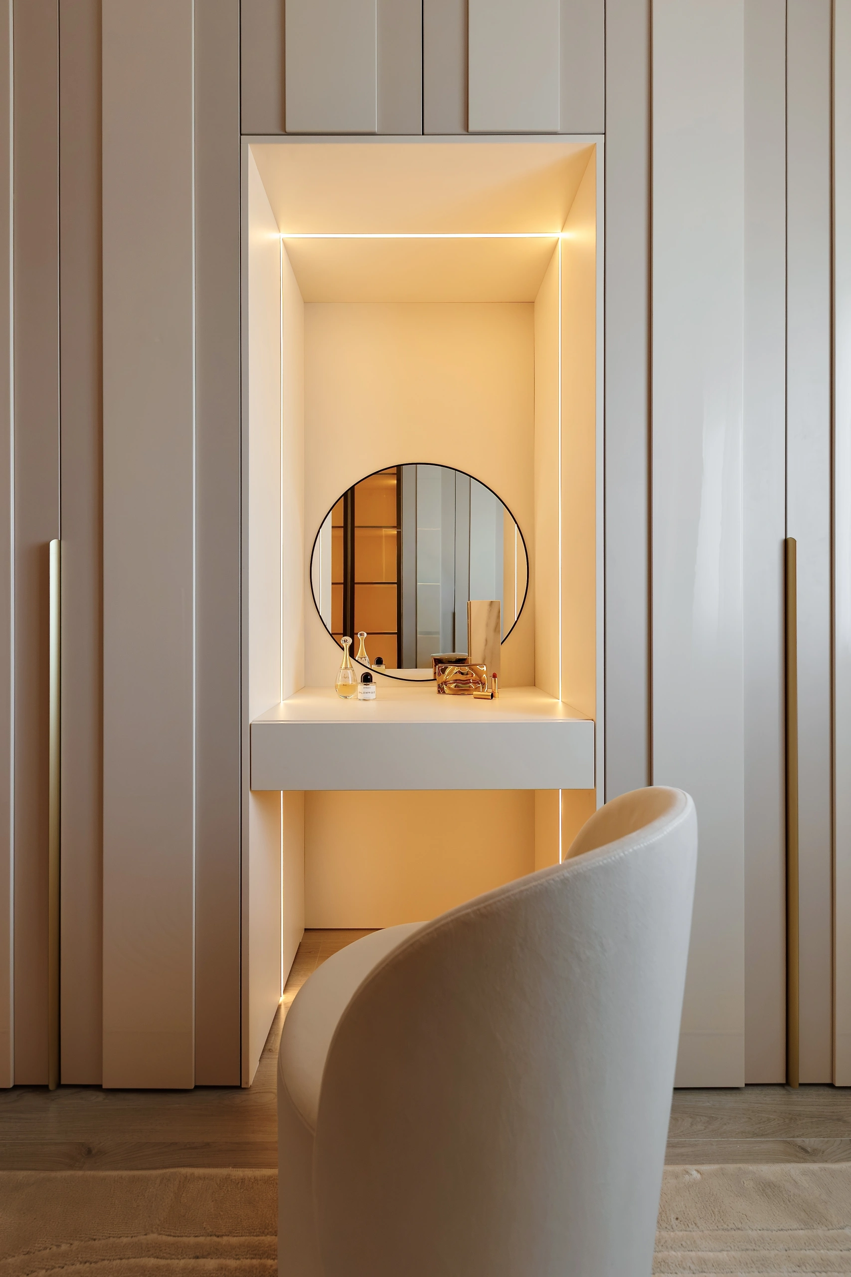 Iconic Blush House interior, view 28